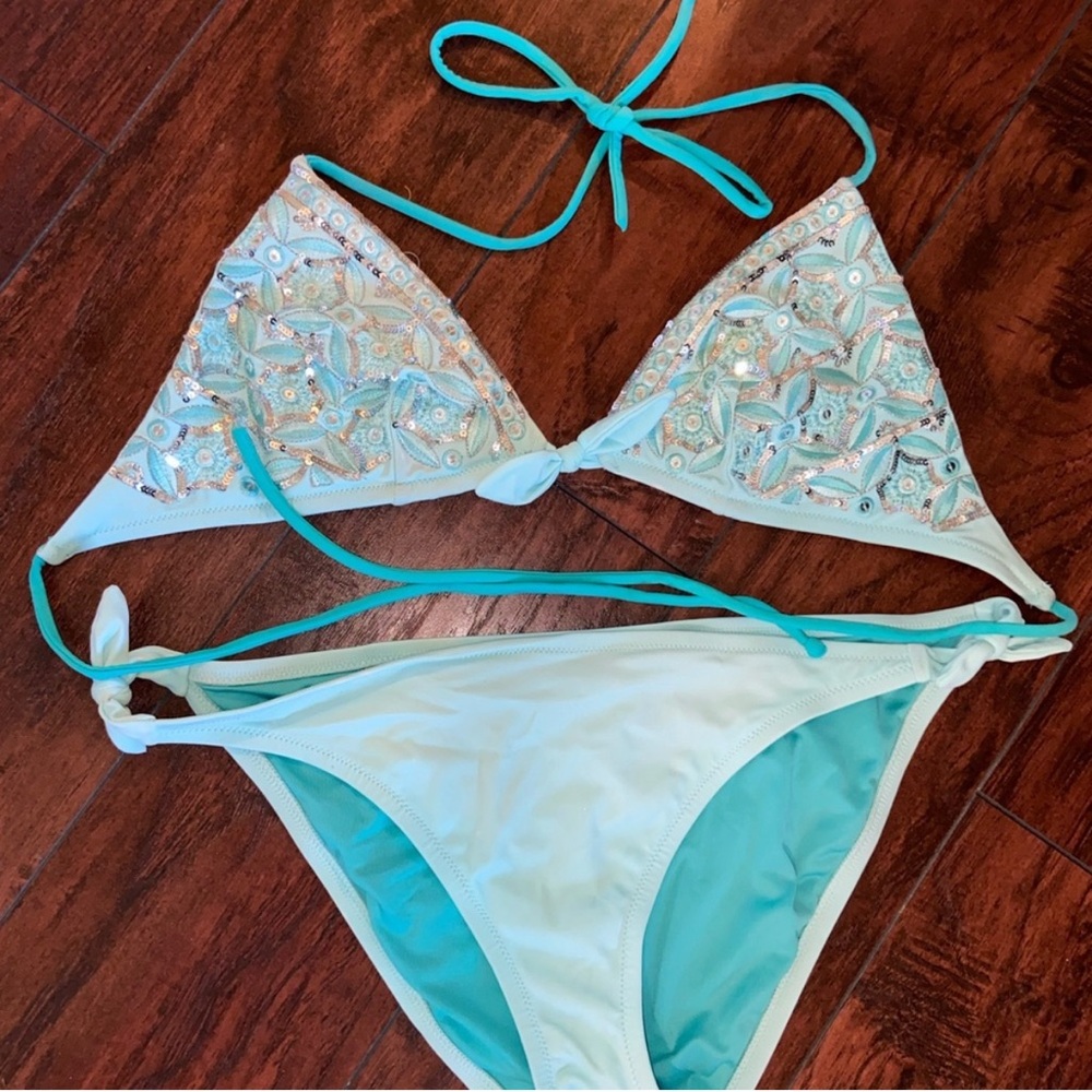 🤩HOST PICK🤩 ✨Victoria’s Secret Bikini, Size Med✨